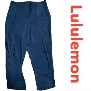 Lululemon Leggings Womens size 4 Black Capri Pants Workout Athletic Yoga Gym